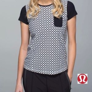 🍃🍋 LULULEMON RUNBEAM SHORT SLEEVE TOP,  Black and White